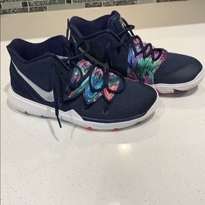 Nike Kirie 5 Big Boys Sneakers